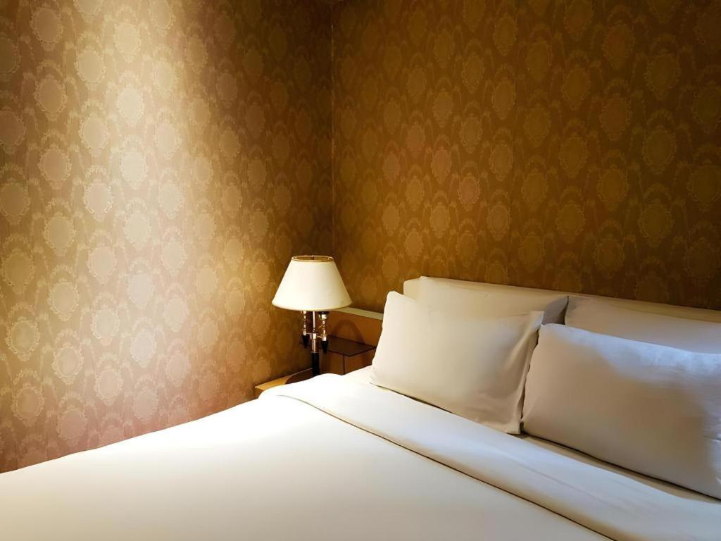 The White Hotel 8A Thai Van Lung Ho Chi Minh-Byen Eksteriør billede